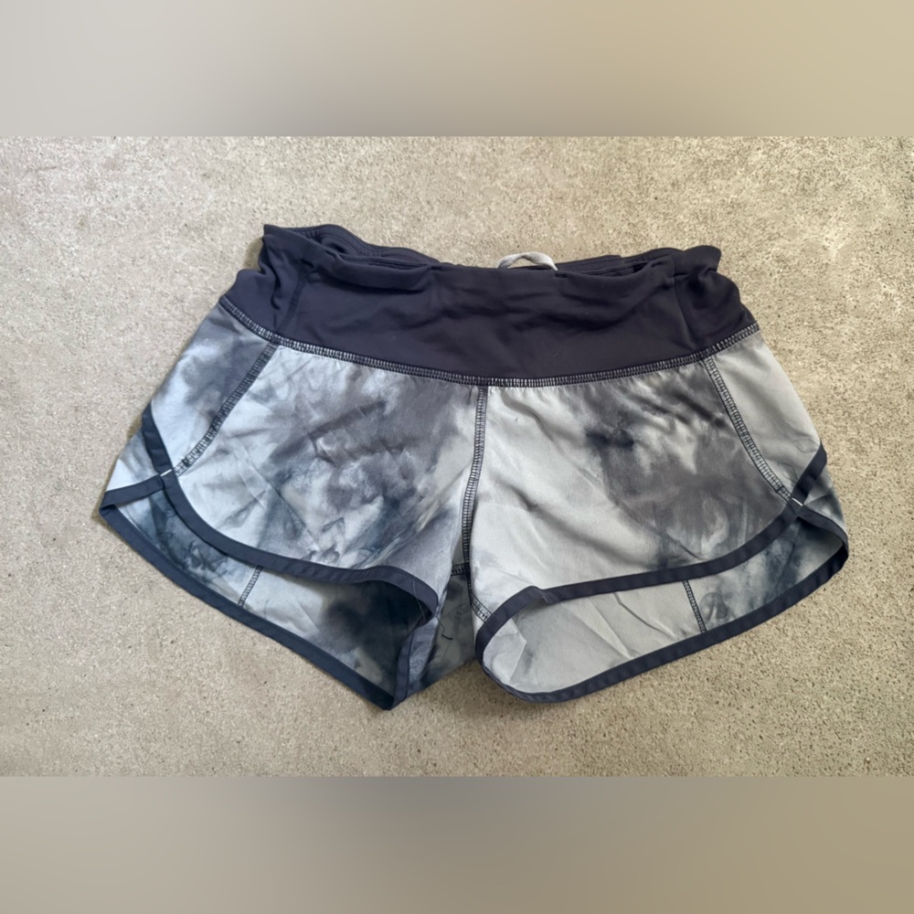 Lululemon speed up shorts 2.5” inseam Size 2